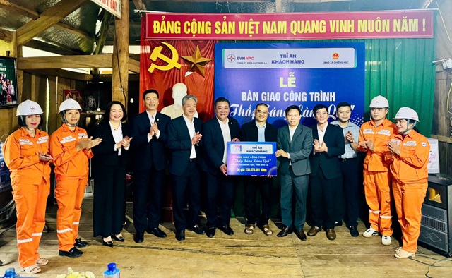 “Thắp sáng làng quê” – góp phần đổi mới diện mạo nông thôn vùng cao